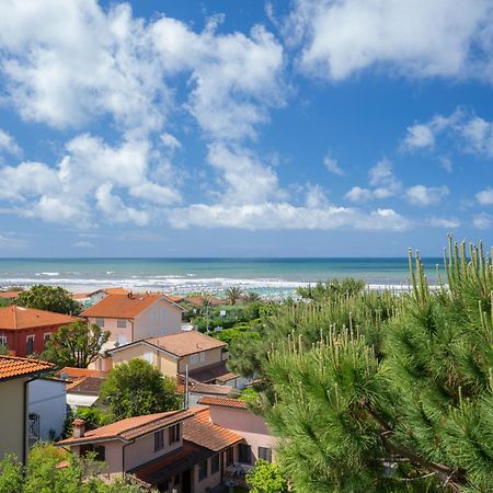 Hotel Il Caravaggio Marina di Pietrasanta Dış mekan fotoğraf