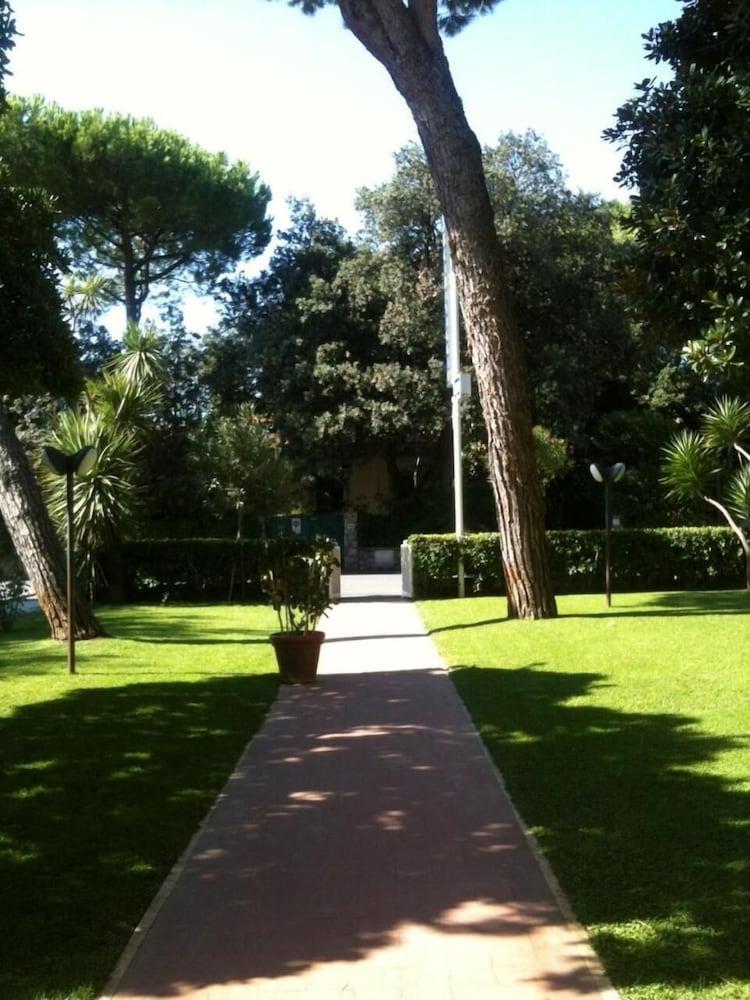Hotel Il Caravaggio Marina di Pietrasanta Dış mekan fotoğraf
