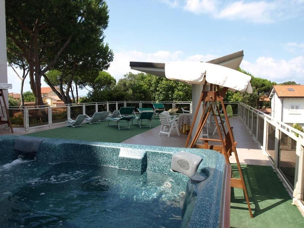 Hotel Il Caravaggio Marina di Pietrasanta Dış mekan fotoğraf