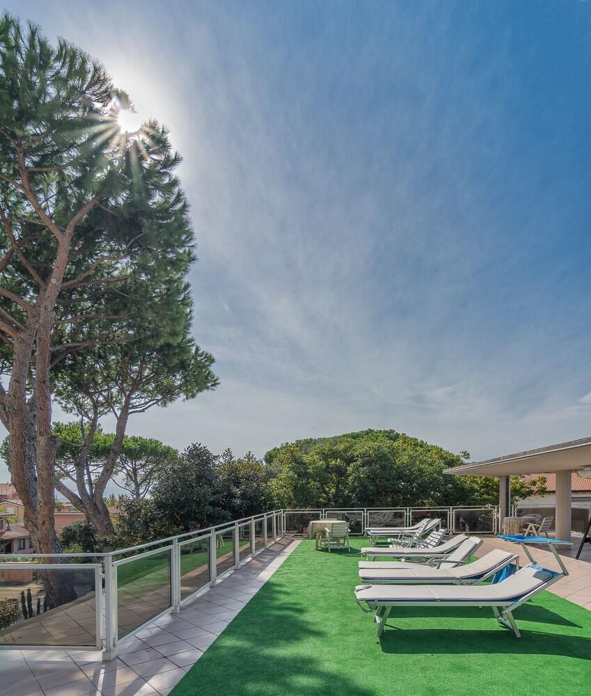 Hotel Il Caravaggio Marina di Pietrasanta Dış mekan fotoğraf