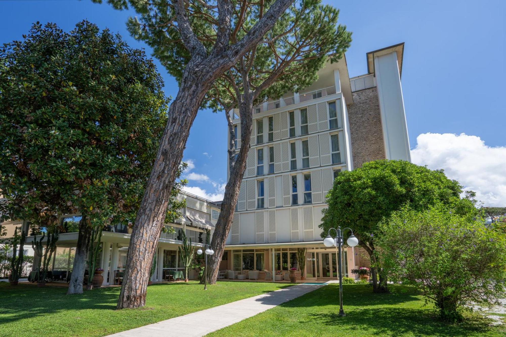 Hotel Il Caravaggio Marina di Pietrasanta Dış mekan fotoğraf