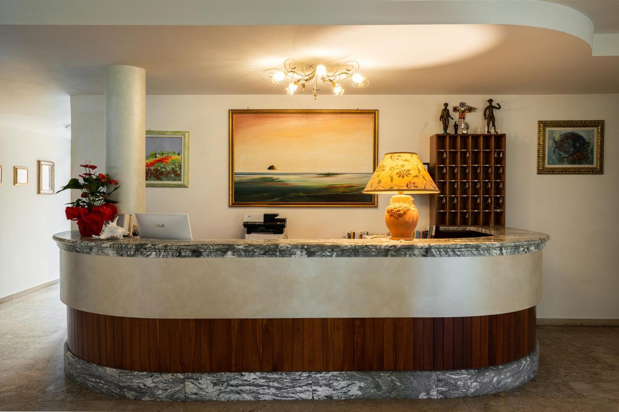 Hotel Il Caravaggio Marina di Pietrasanta Dış mekan fotoğraf