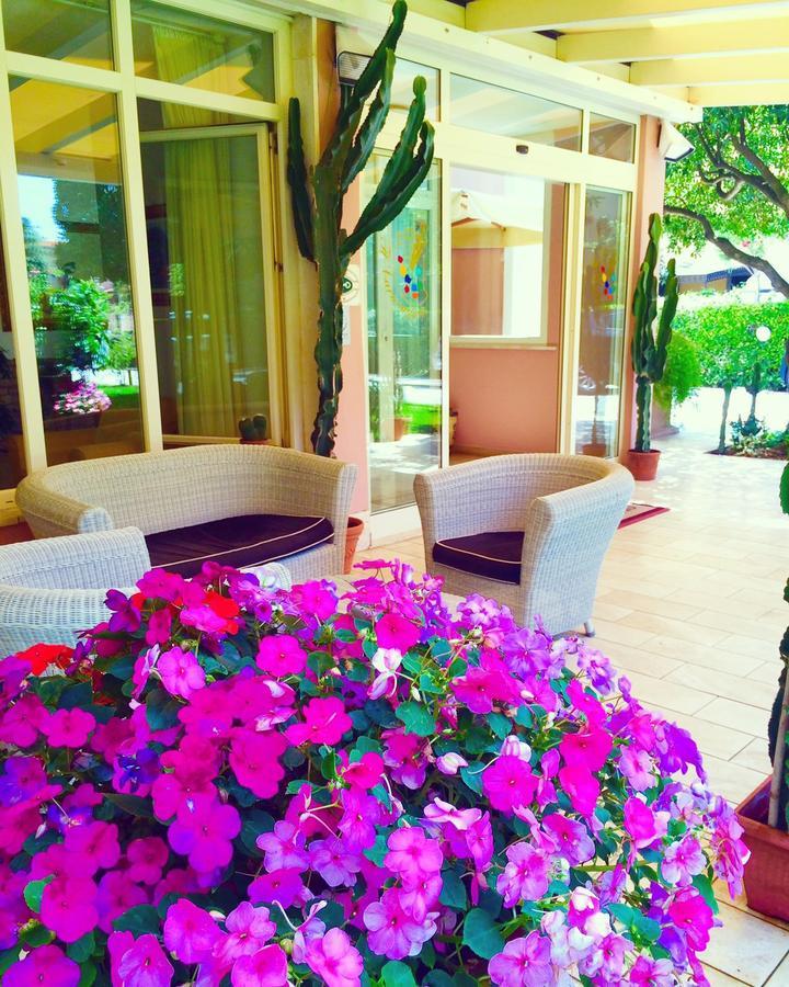 Hotel Il Caravaggio Marina di Pietrasanta Dış mekan fotoğraf