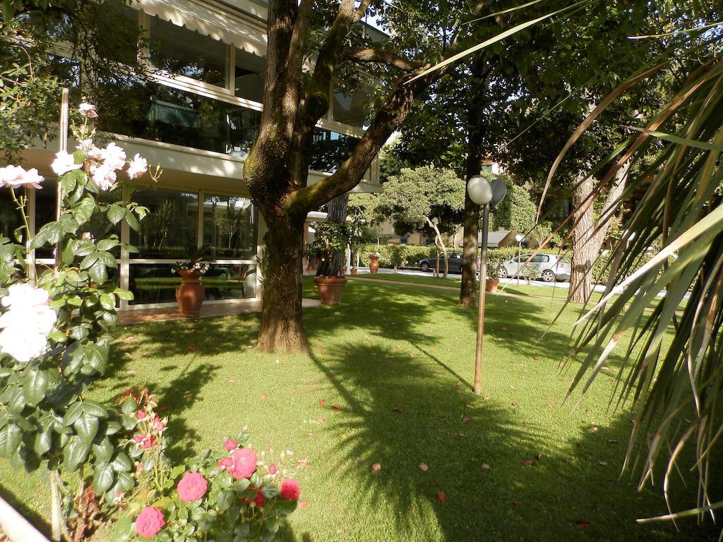Hotel Il Caravaggio Marina di Pietrasanta Dış mekan fotoğraf