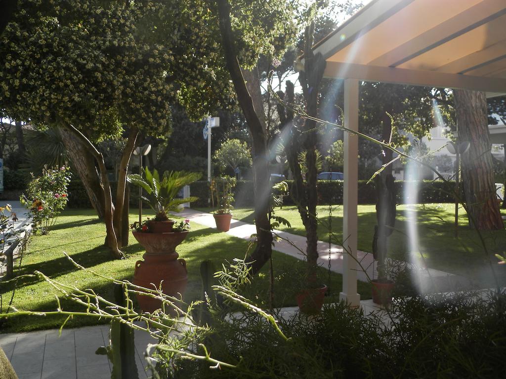 Hotel Il Caravaggio Marina di Pietrasanta Dış mekan fotoğraf
